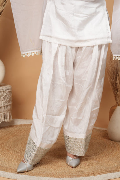 Gul-e-farshi by Zarana luxurious trendy designer Pakistani suit.