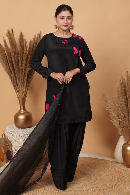 Gul-e-farsha by Zarana luxurious trendy designer Pakistani suit.