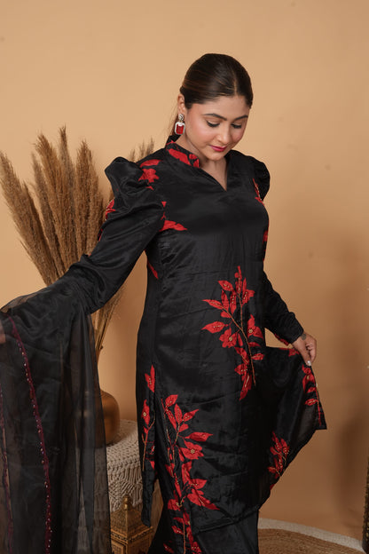 Gul-e-farshi by Zarana luxurious trendy designer Pakistani suit.