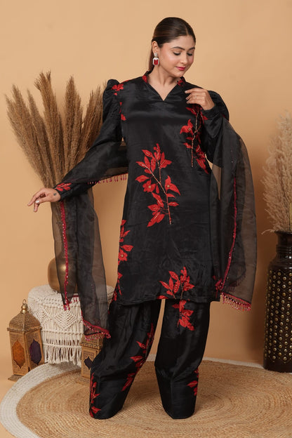 Gul-e-farshi by Zarana luxurious trendy designer Pakistani suit.