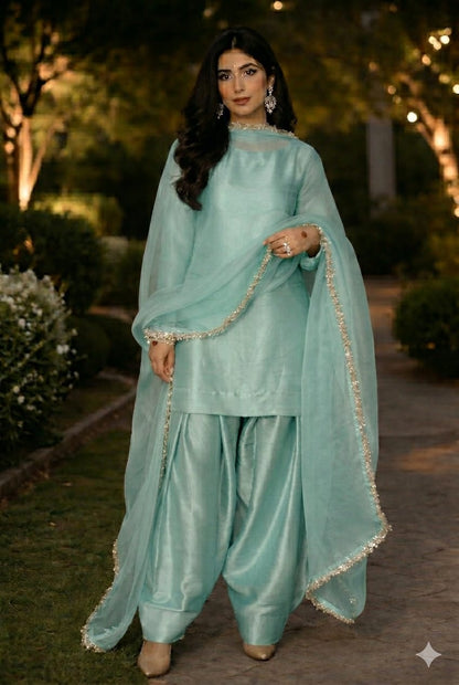 Graceful Aura Traditional Wear