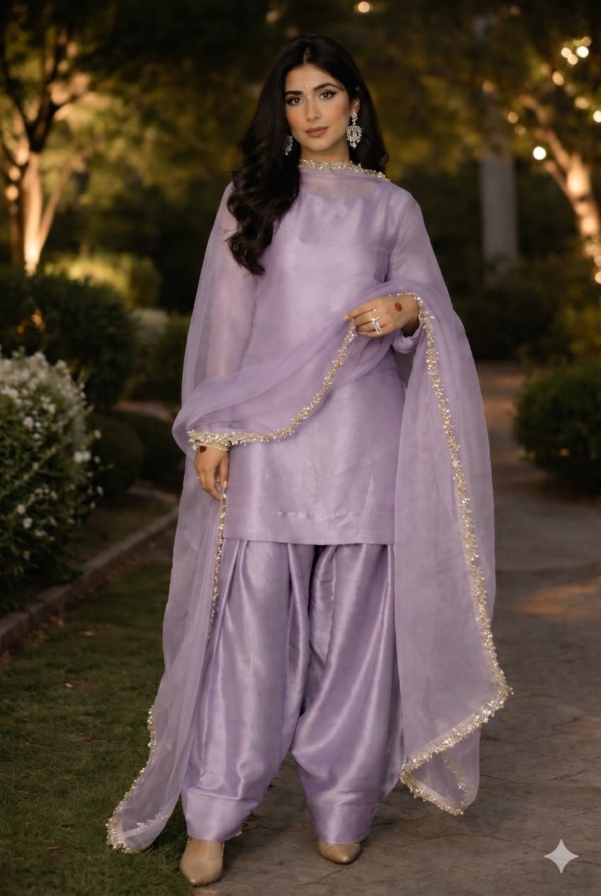 Graceful Aura Traditional Wear