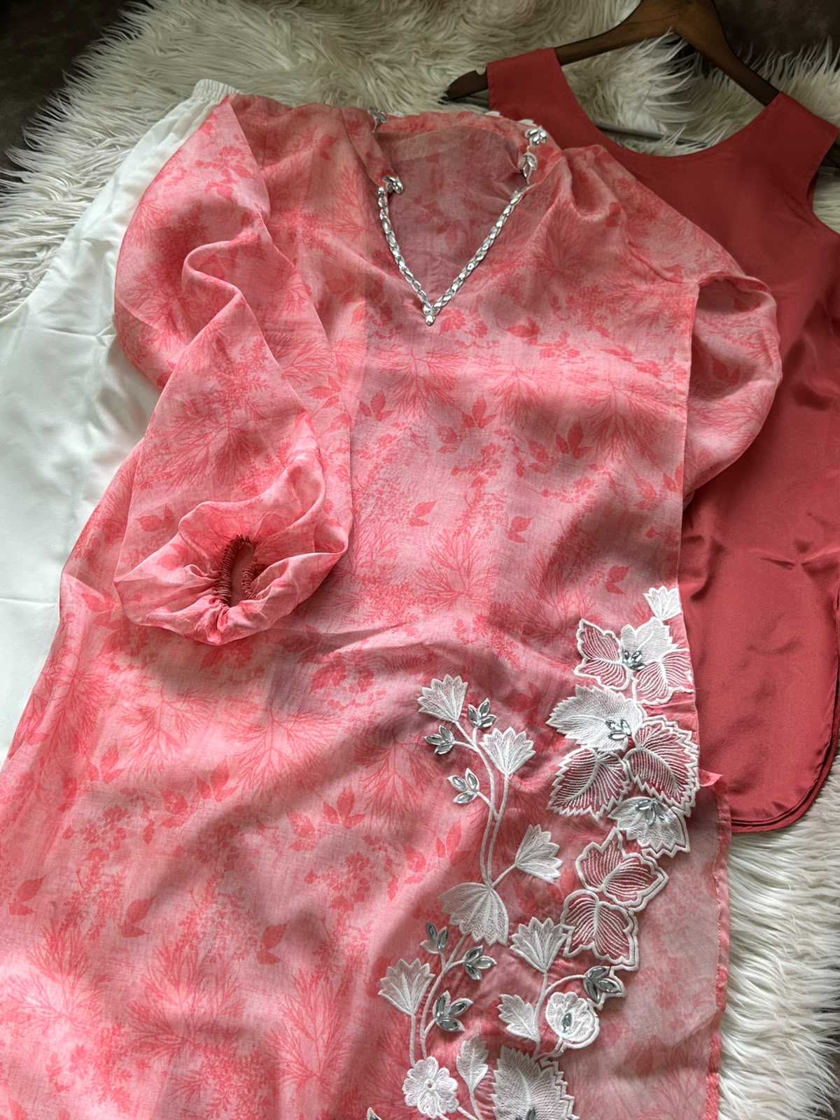 Mahira Khan Viral Pink Floral Dress